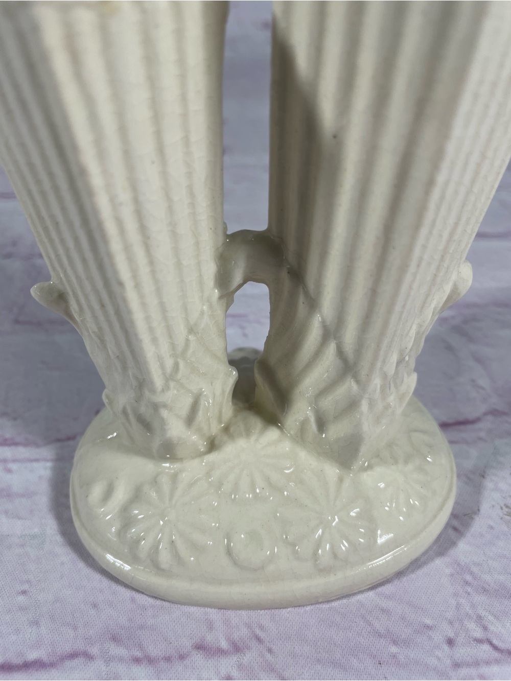 Vintage Double Gladiola Ceramic Flower Vase Made in Japan - Picture 3 of 10